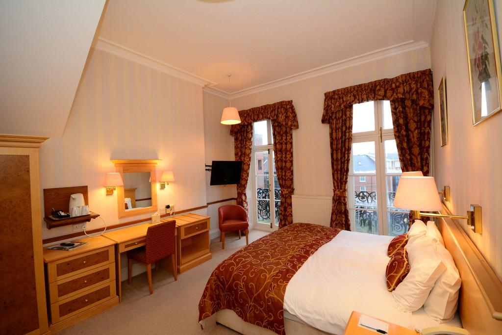The Crescent 3* Scarborough