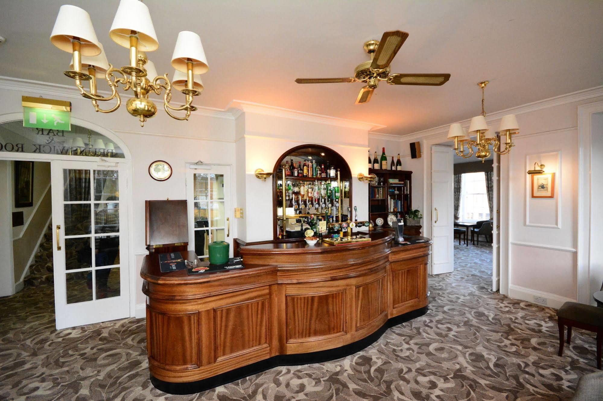 The Crescent 3*