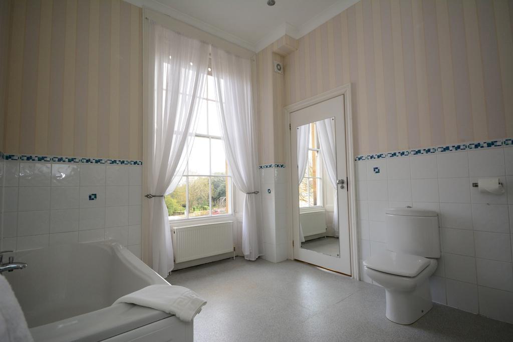 The Crescent 3* Скарборо